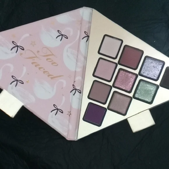 Too Faced Festive Makeup Collection - Picture 5 of 7